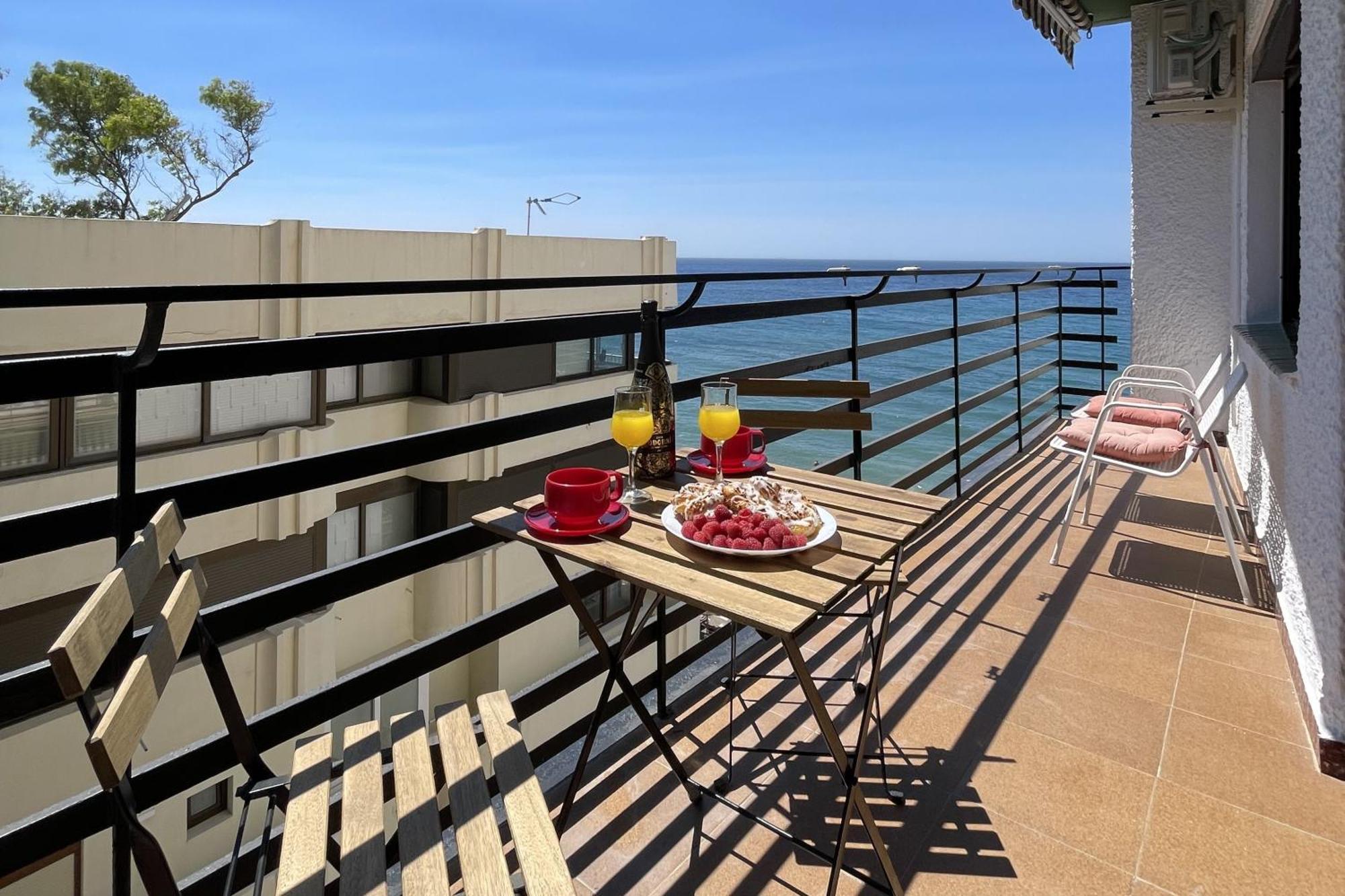 Mediterraneo 508. Fantastic Studio On The Beachfront With Sea Views. Marbella Esterno foto