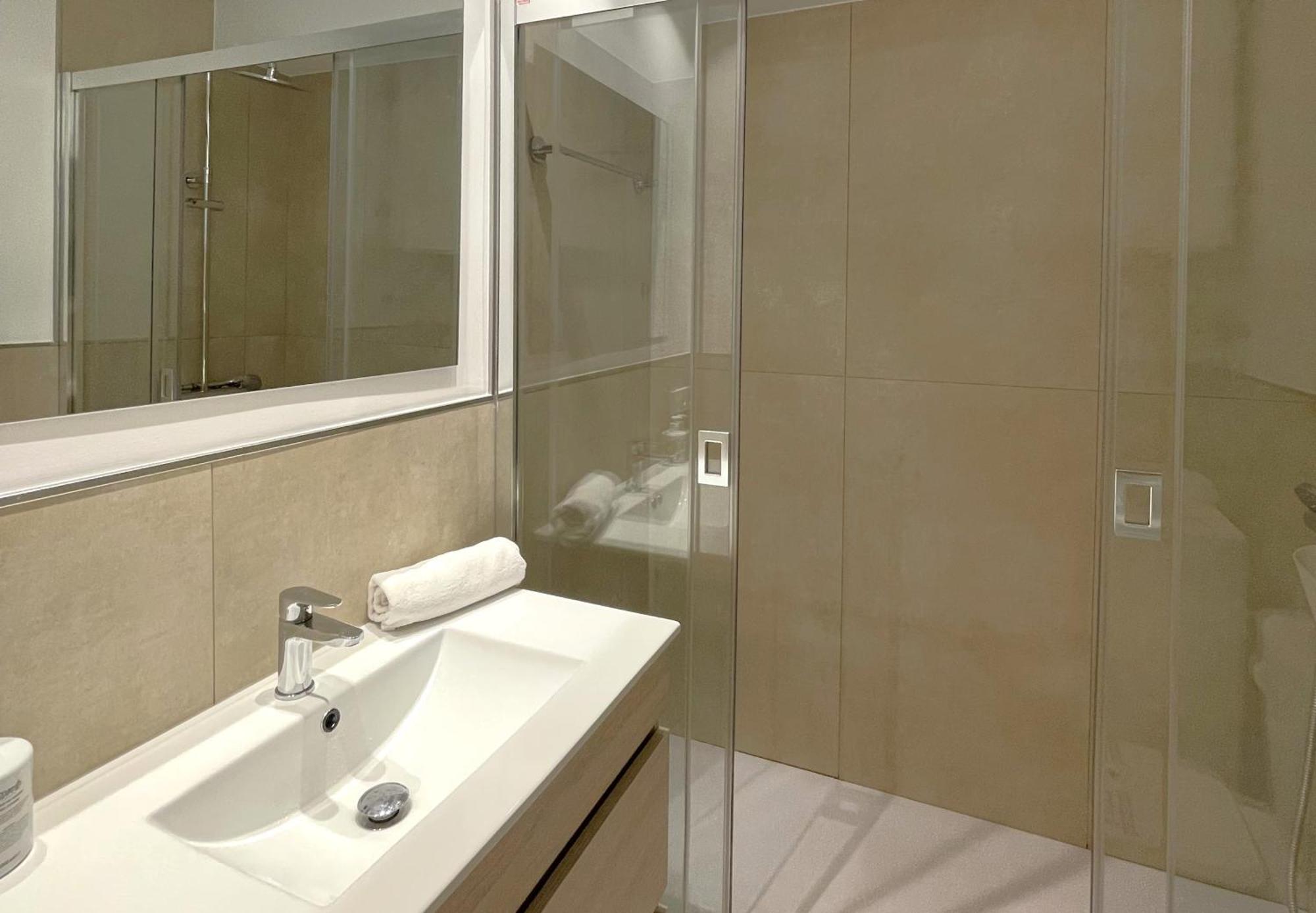 Mediterraneo 508. Fantastic Studio On The Beachfront With Sea Views. Marbella Esterno foto
